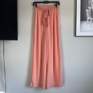 Worn one time, very comfortable, high waisted, float pants